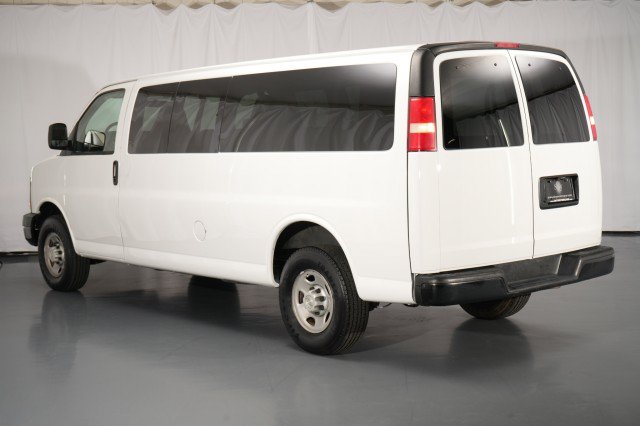 Used 2008 Chevrolet Express 3500 Extended Passenger RWD image 14