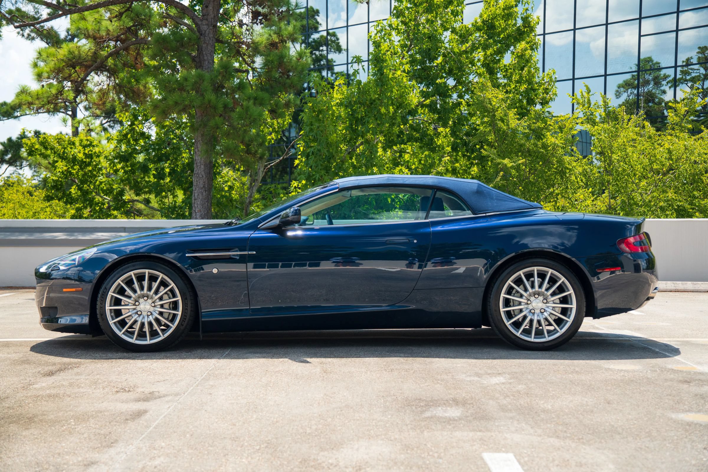 Used 2006 Aston Martin DB9 Volante RWD image 20