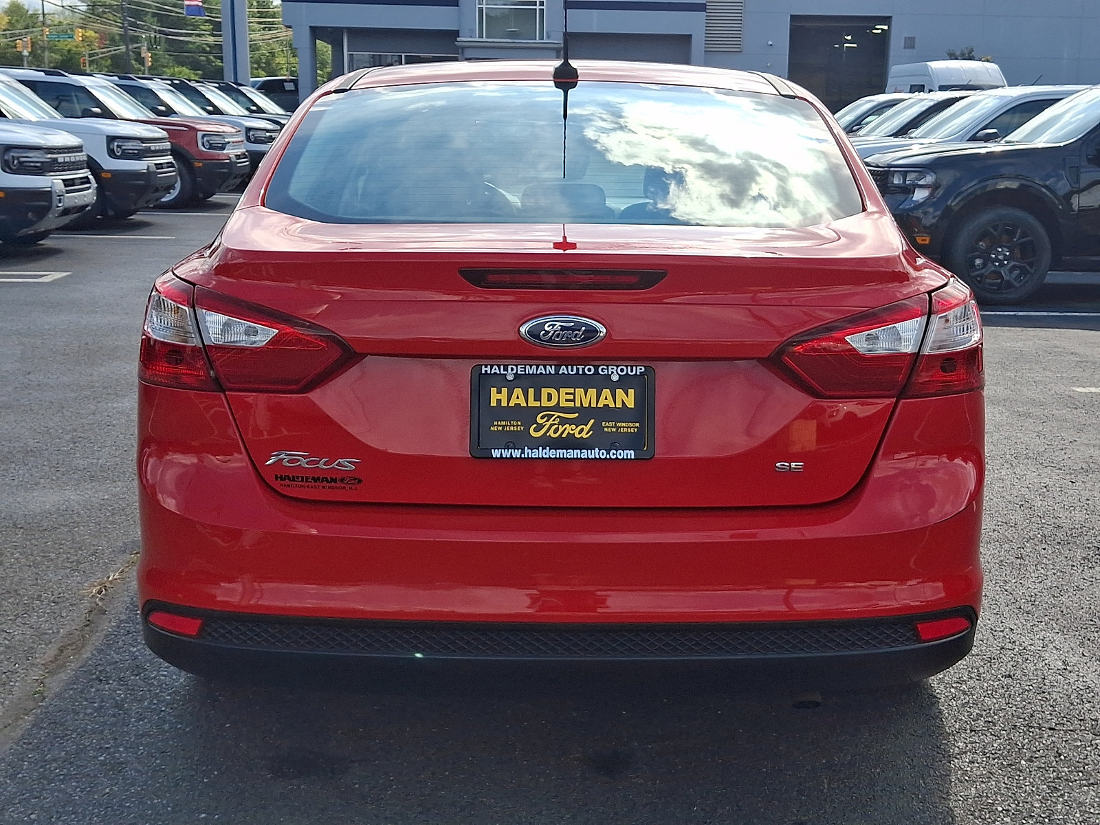 Used 2014 Ford Focus SE FWD image 6