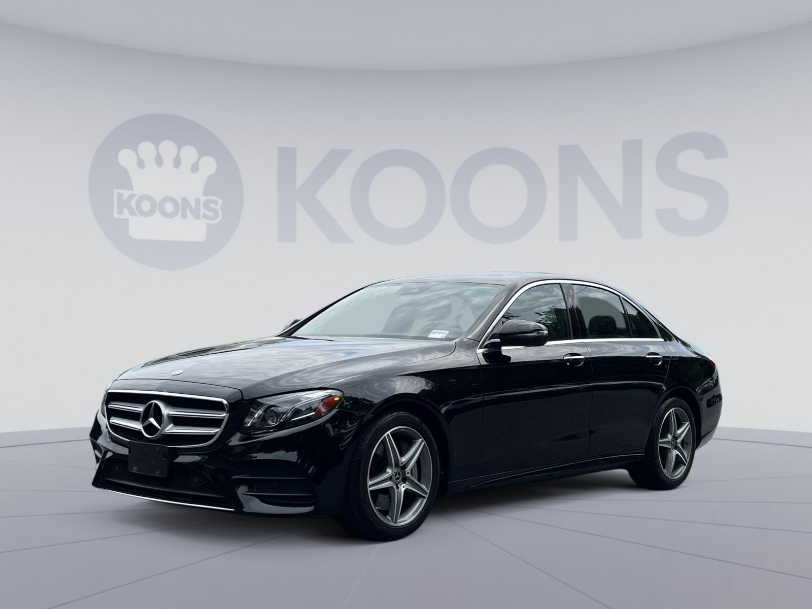 Used 2017 Mercedes-Benz E 300 4MATIC image 5