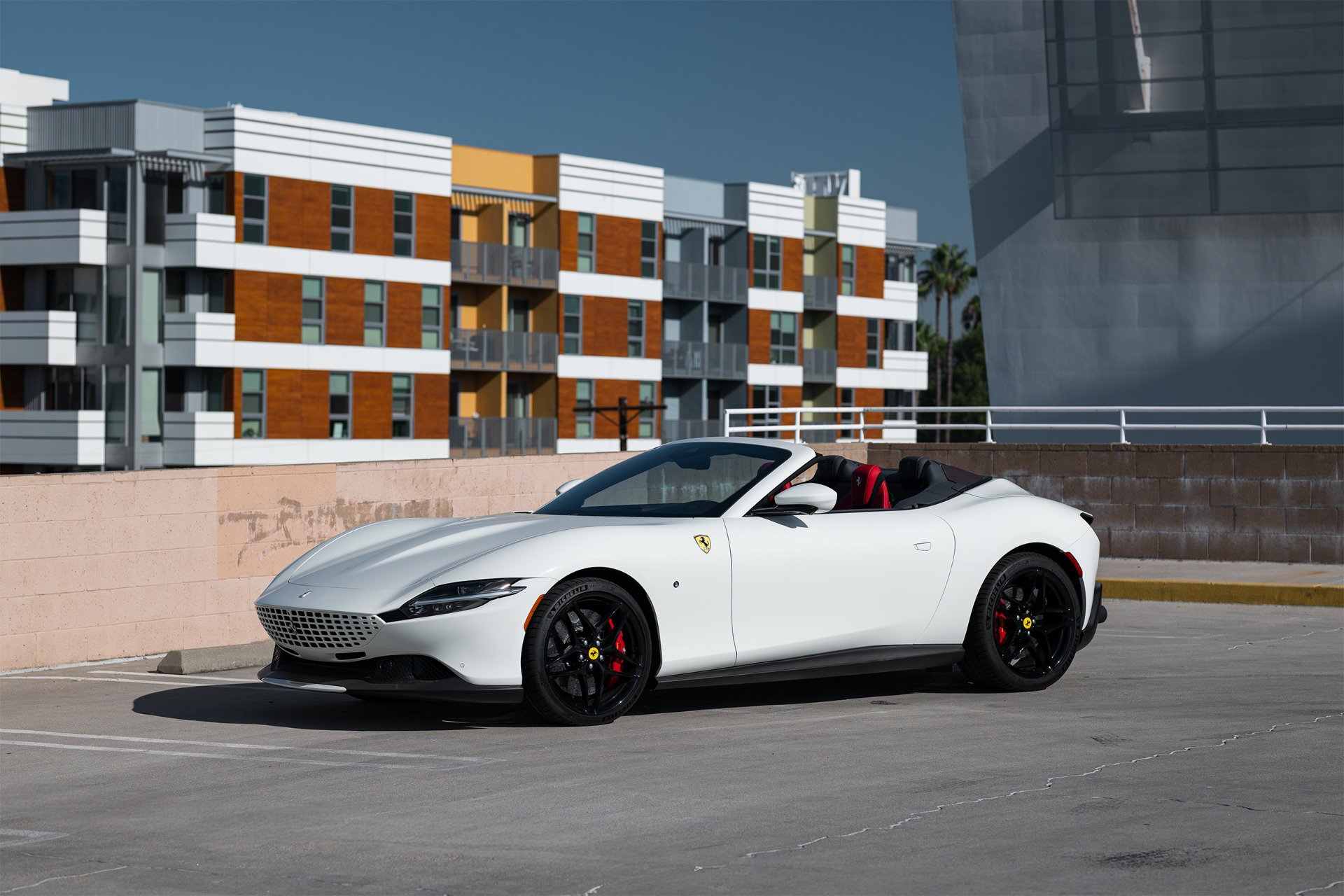 Used 2025 Ferrari Roma Spider RWD image 3