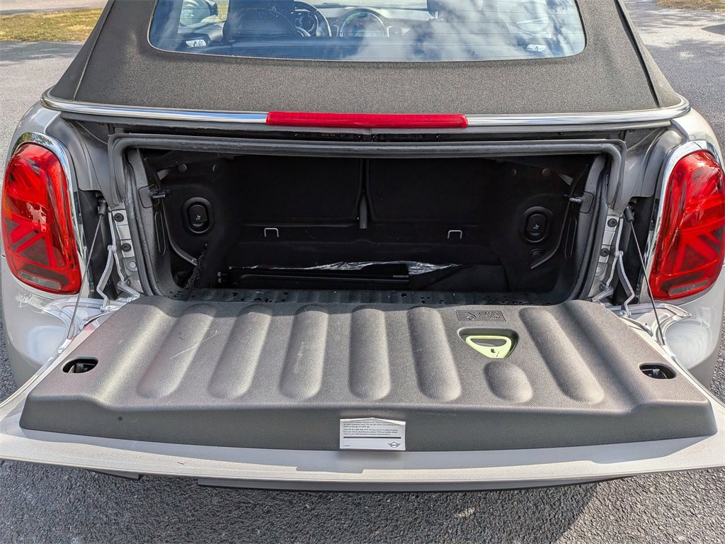Used 2024 MINI Cooper Classic image 13