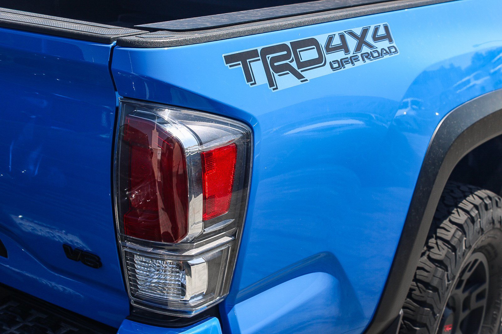 Used 2021 Toyota Tacoma TRD Off-Road w/ TRD Premium Off Road Package AWD/4WD image 15