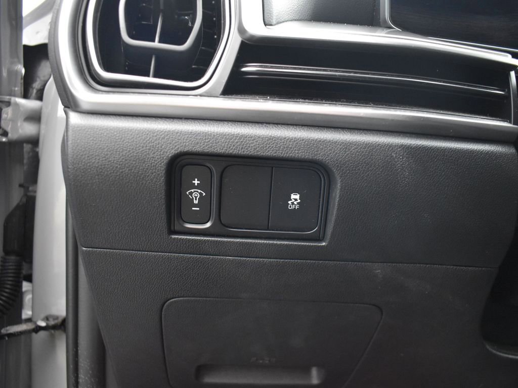 Used 2025 Kia Sorento S image 15