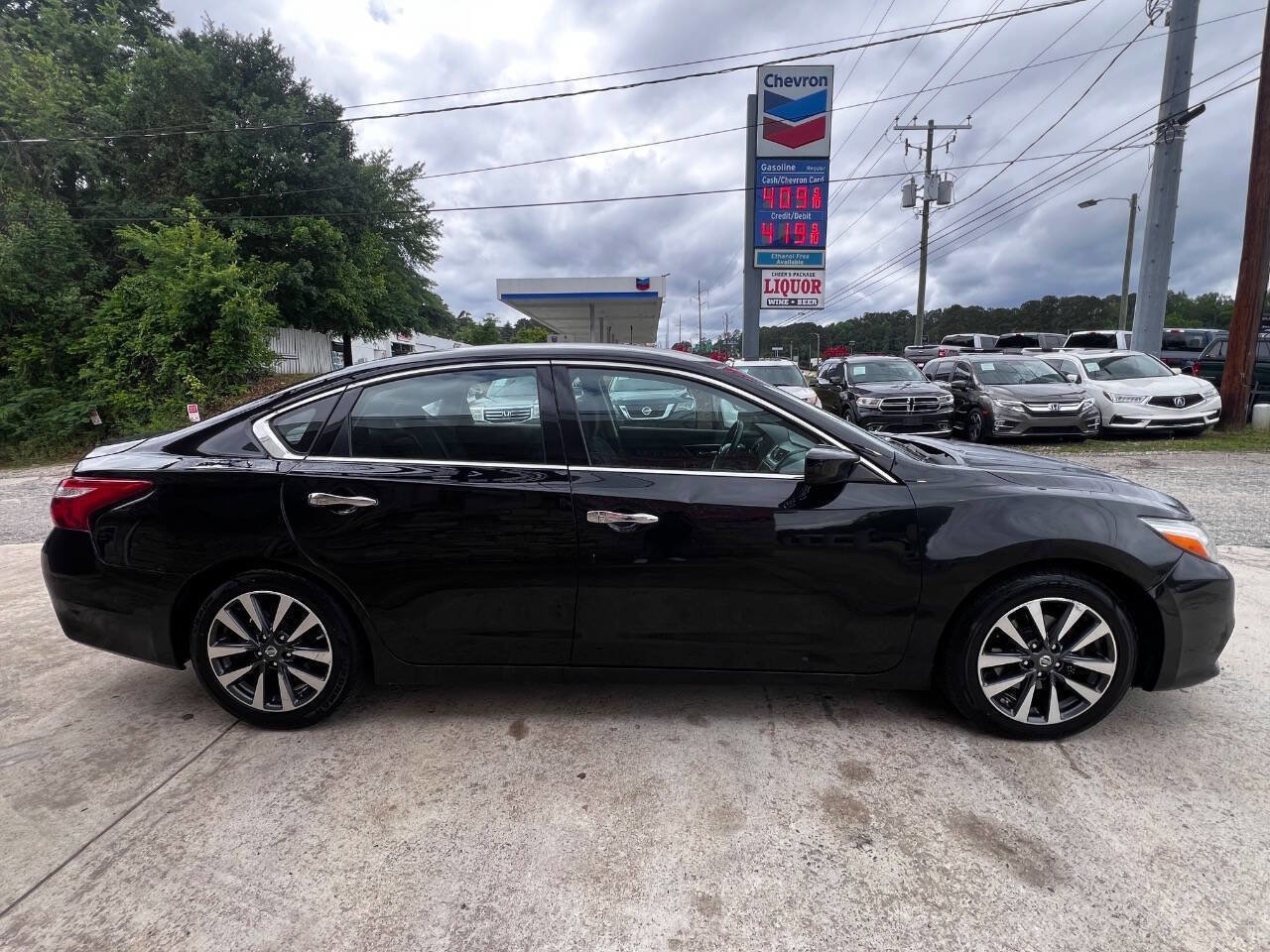 Used 2017 Nissan Altima 2.5 SV FWD image 7