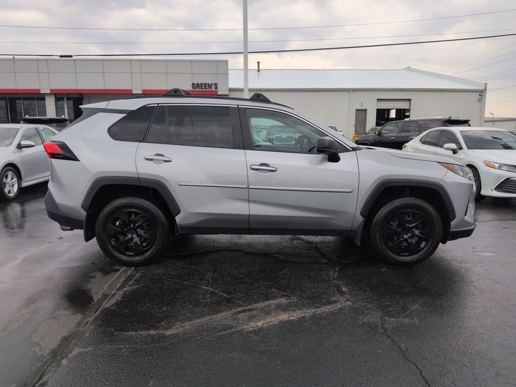 Used 2021 Toyota RAV4 LE image 6