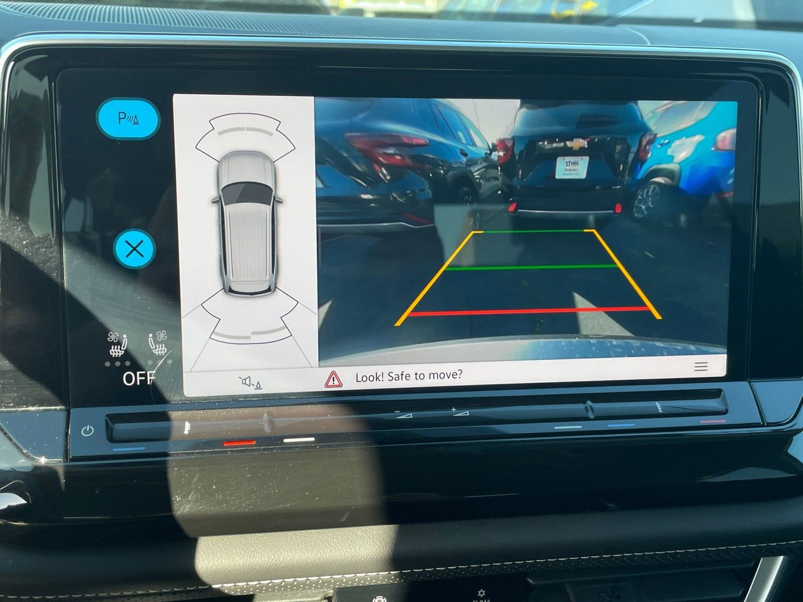 Used 2025 Volkswagen Atlas SE image 25