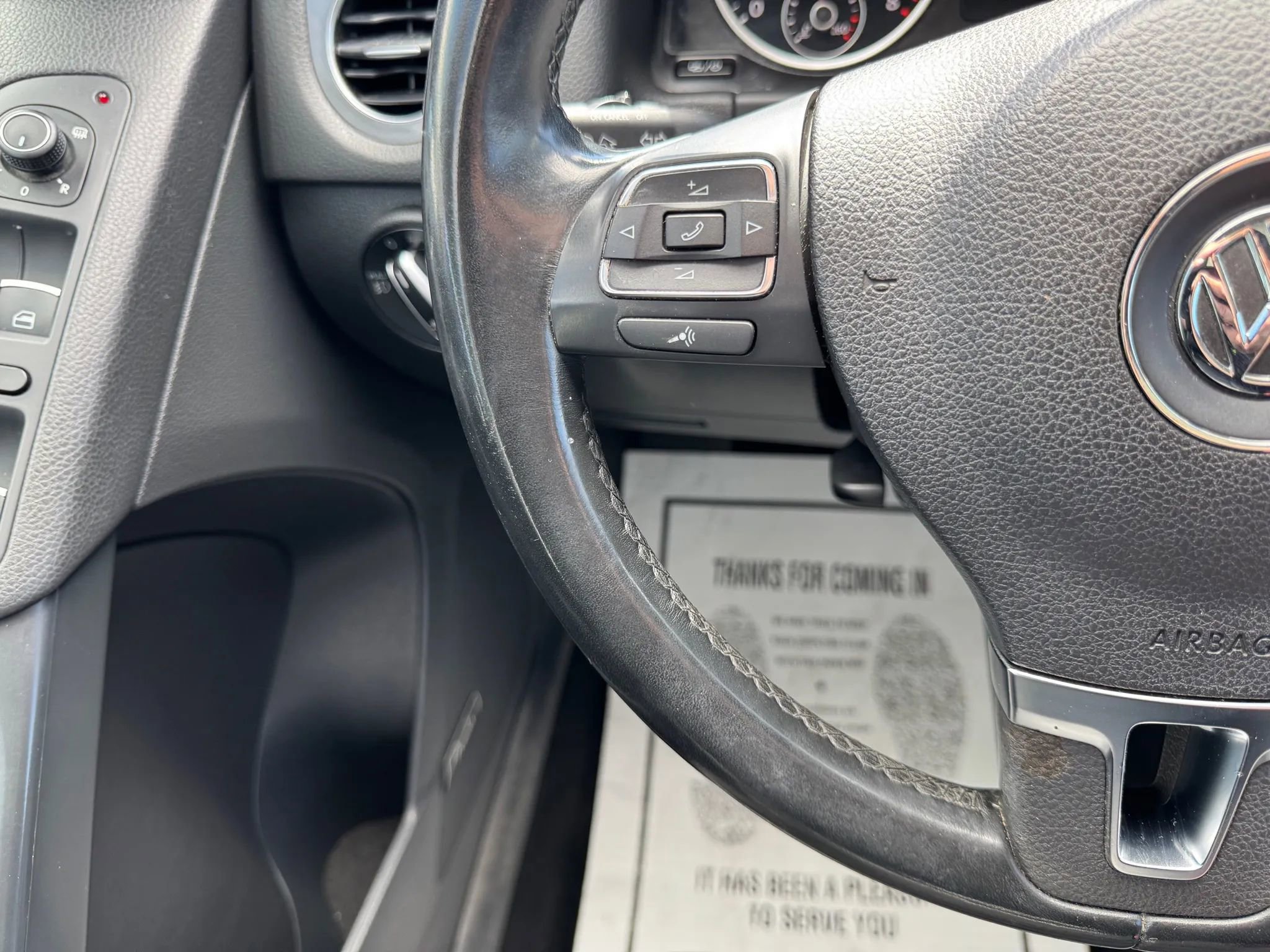 Used 2017 Volkswagen Tiguan SEL image 26