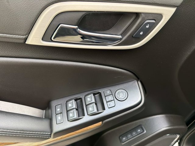 Used 2020 GMC Yukon Denali w/ Denali Ultimate Package RWD image 9