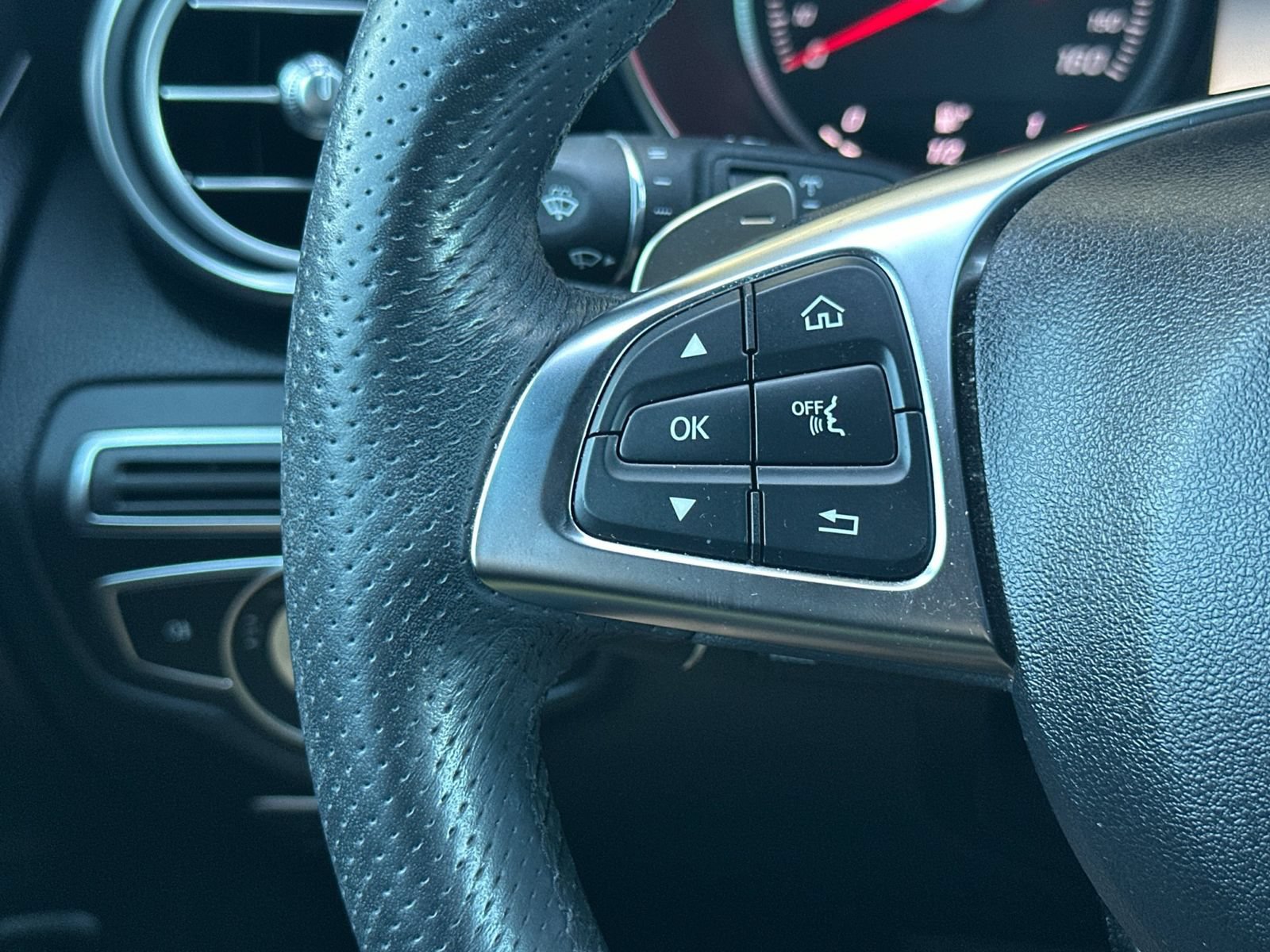 Used 2019 Mercedes-Benz GLC 300 image 26