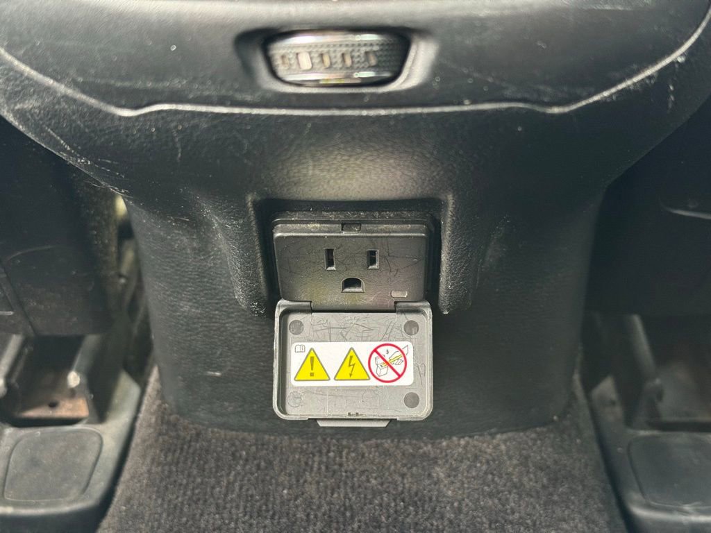 Used 2015 Jeep Cherokee Latitude w/ Cold Weather Group image 10