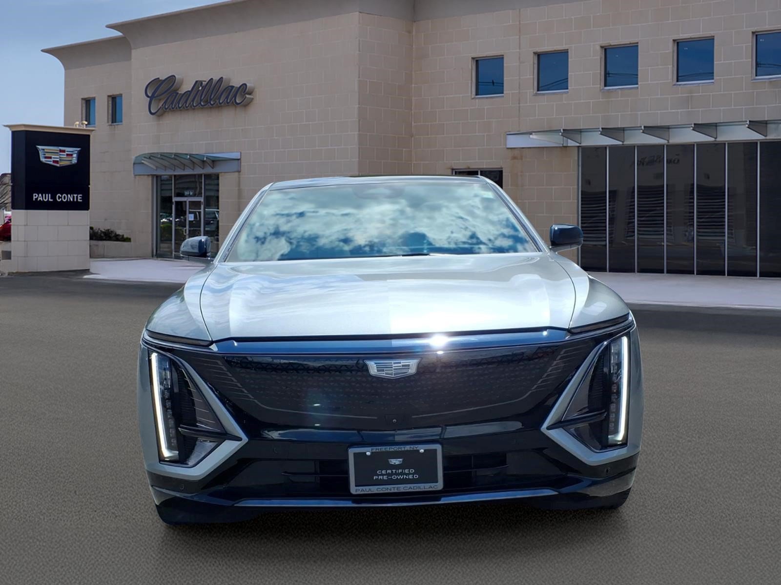 Certified 2024 Cadillac Lyriq Sport w/ LPO, Floor Liner Package AWD/4WD image 2