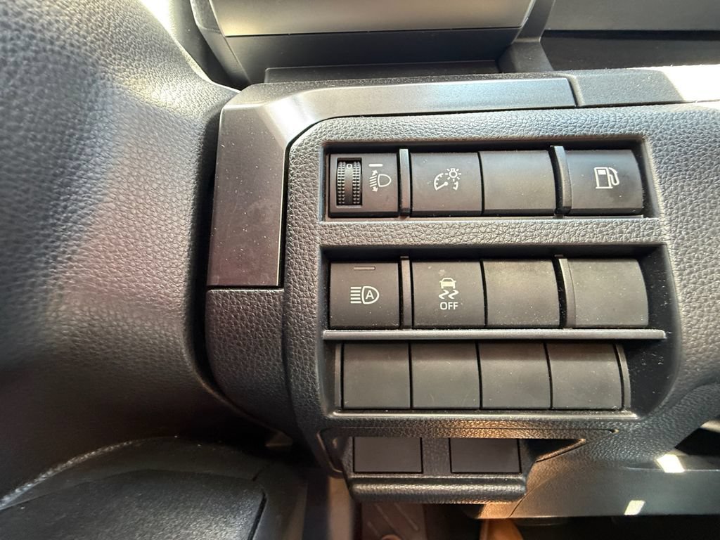 Used 2025 Toyota 4Runner SR5 AWD/4WD image 19