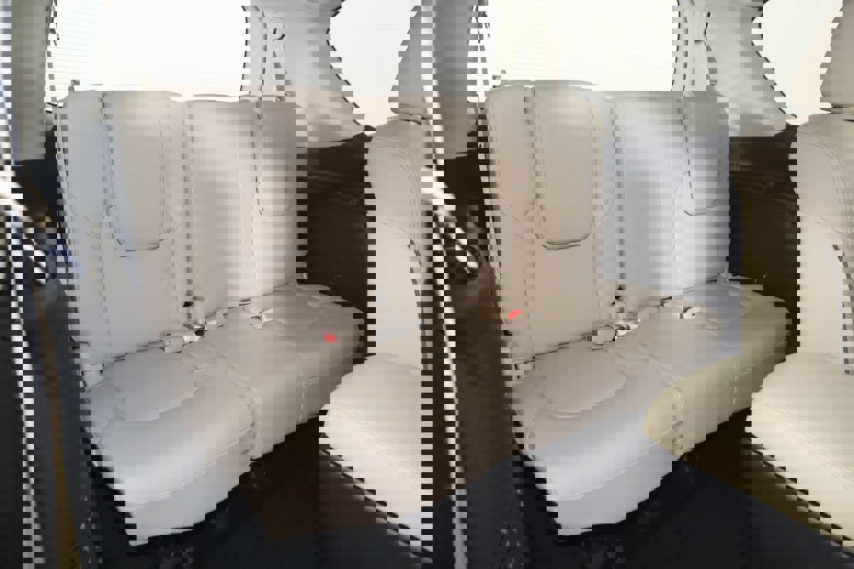 Used 2024 Nissan Armada SL w/ Captain's Chairs Package image 14