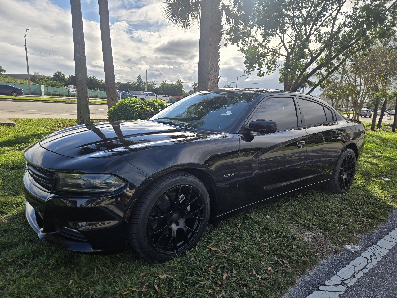 Used 2016 Dodge Charger R/T image 2