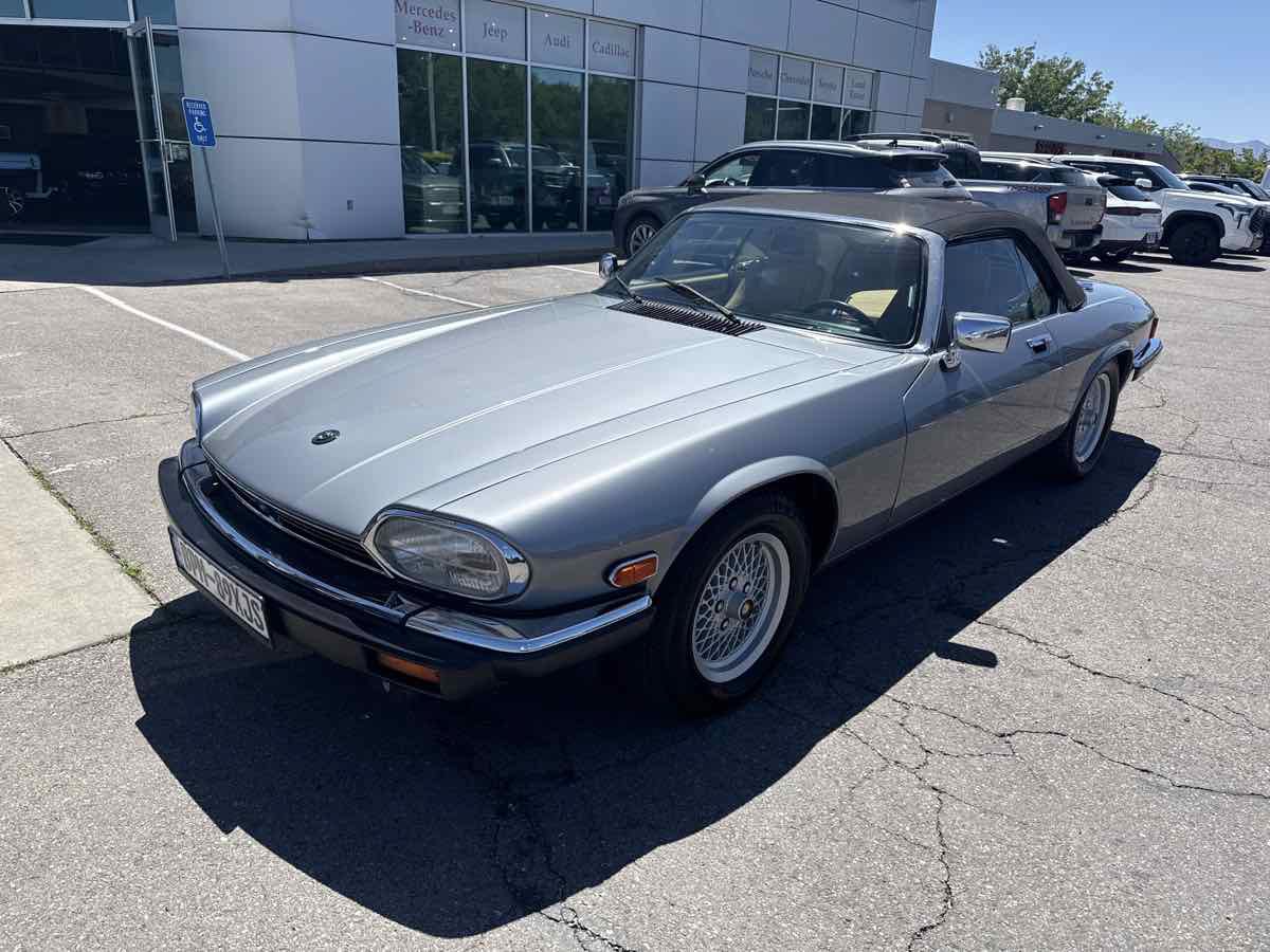 Used 1989 Jaguar XJS V12 Convertible RWD image 2