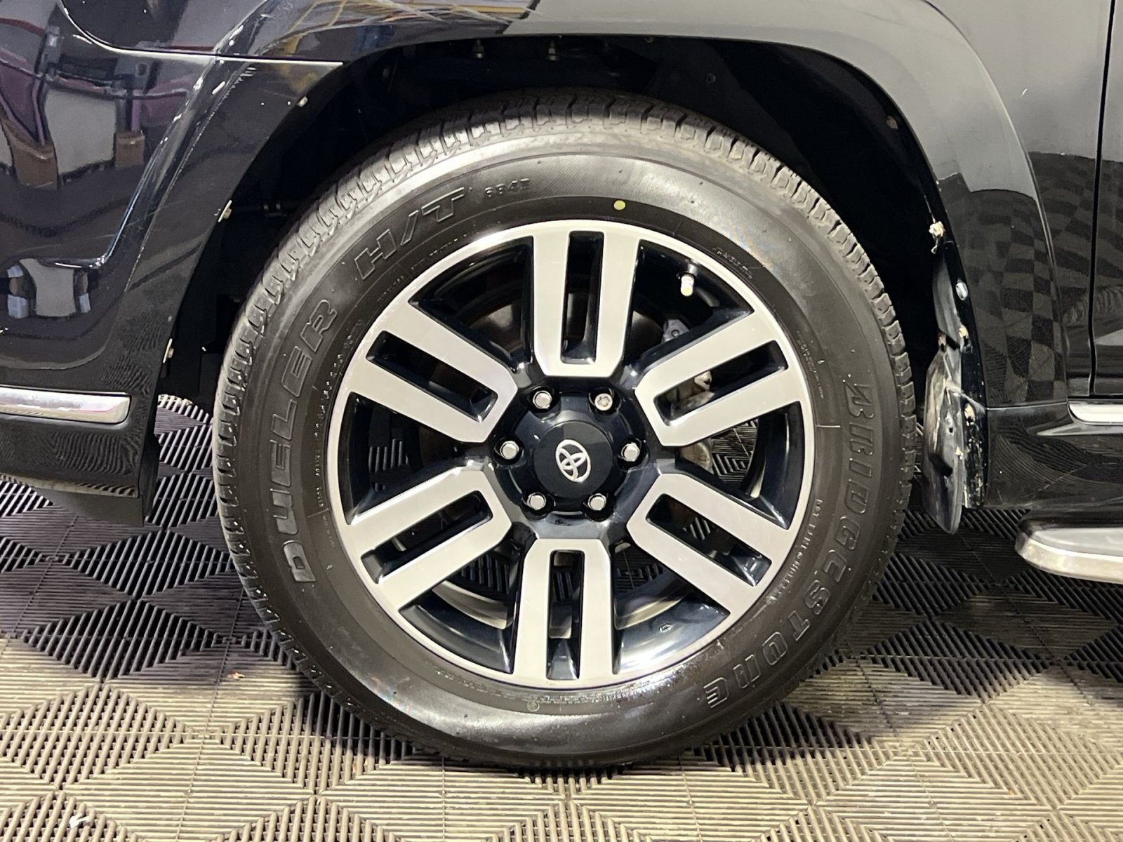 Used 2018 Toyota 4Runner Limited RWD image 11