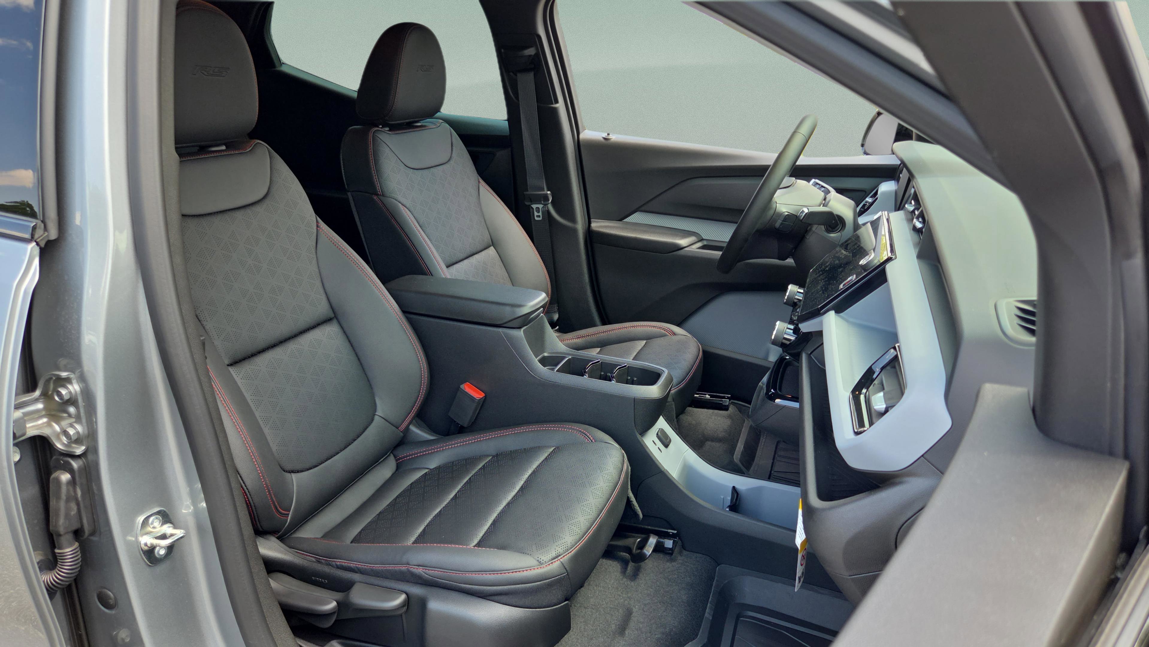 New 2027 Chevrolet Bolt RS w/ LPO, All-Weather Package FWD image 15