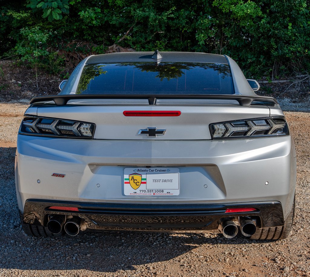 Used 2017 Chevrolet Camaro SS RWD image 4