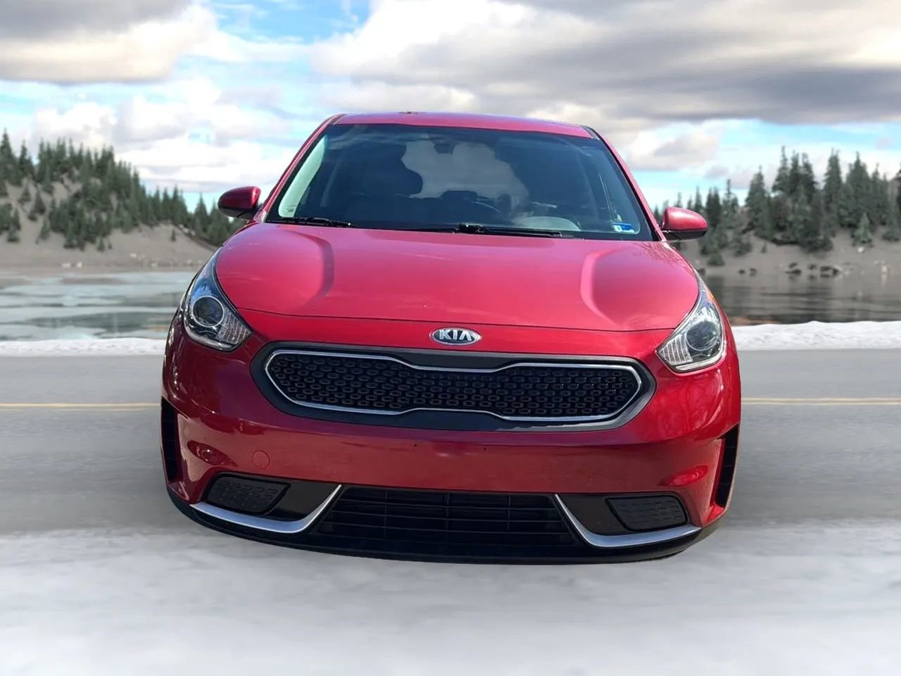 Used 2019 Kia Niro FE image 2