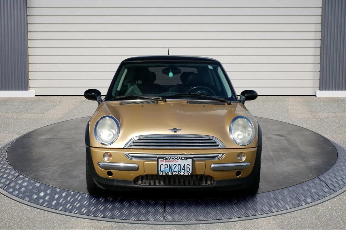 Used 2004 MINI Cooper Hardtop FWD image 2