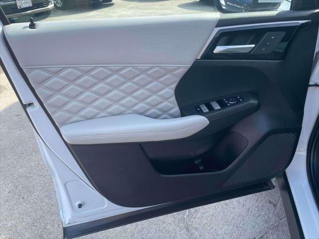 Used 2022 Mitsubishi Outlander SEL image 15