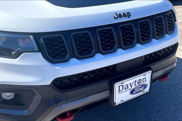 Used 2024 Jeep Compass Trailhawk image 31