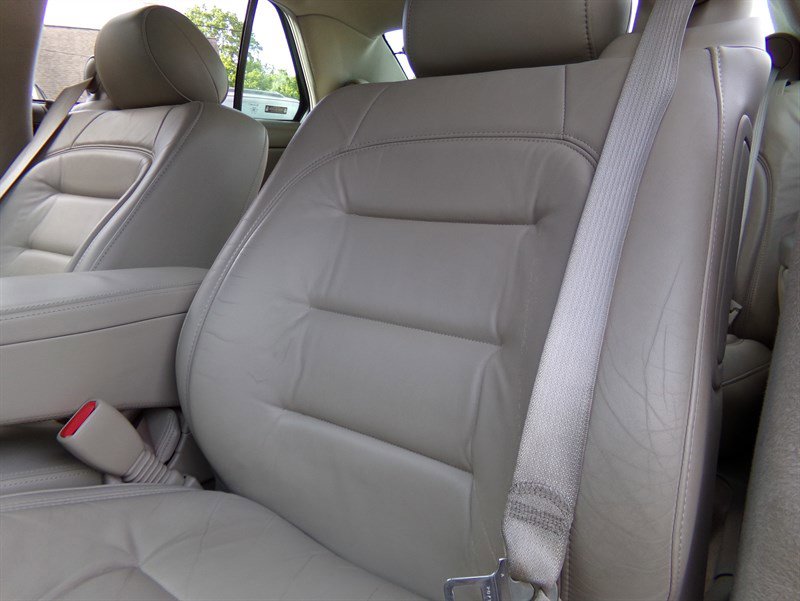 Used 2003 Cadillac De Ville Sedan w/ Comfort & Convenience Package image 18