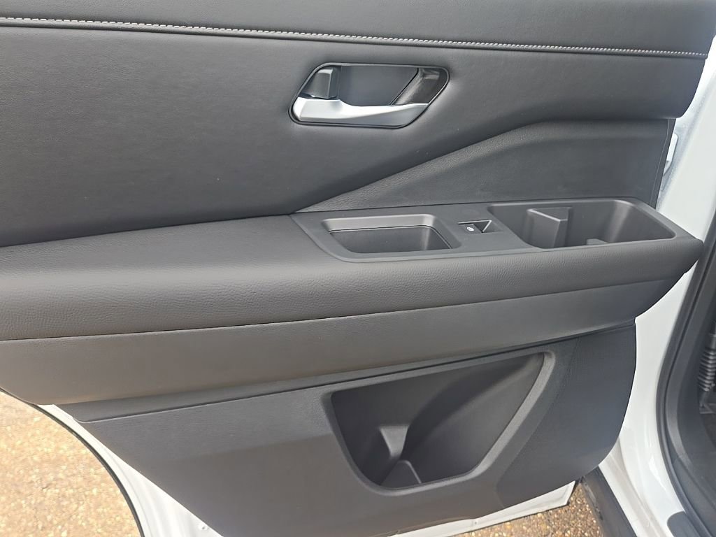 New 2026 Nissan Pathfinder SL image 37