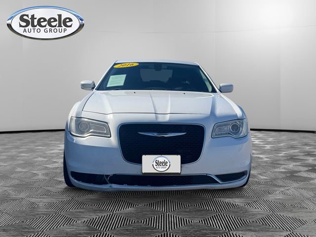 Used 2016 Chrysler 300 Limited image 5