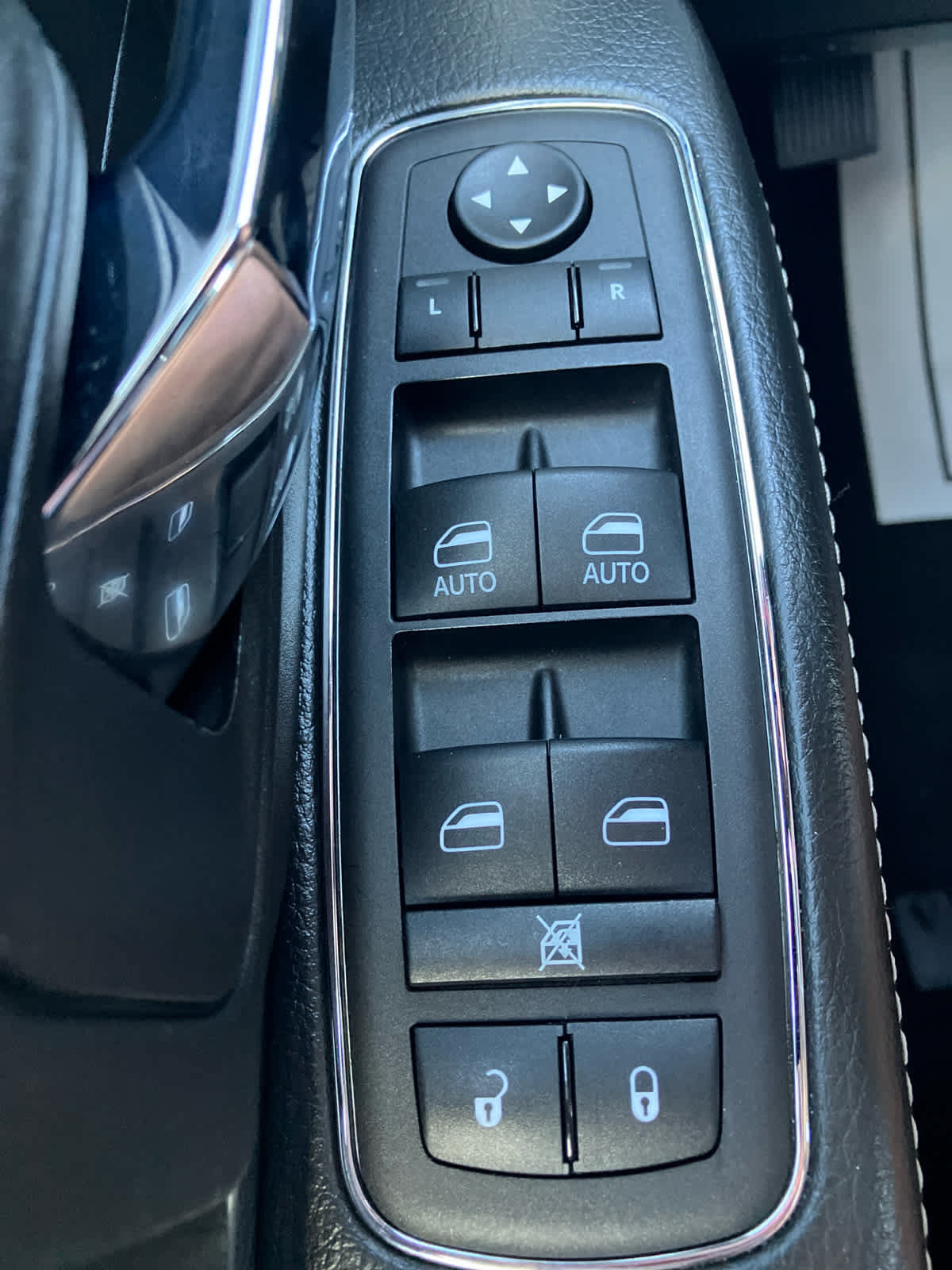 Used 2023 RAM 1500 Warlock AWD/4WD image 12