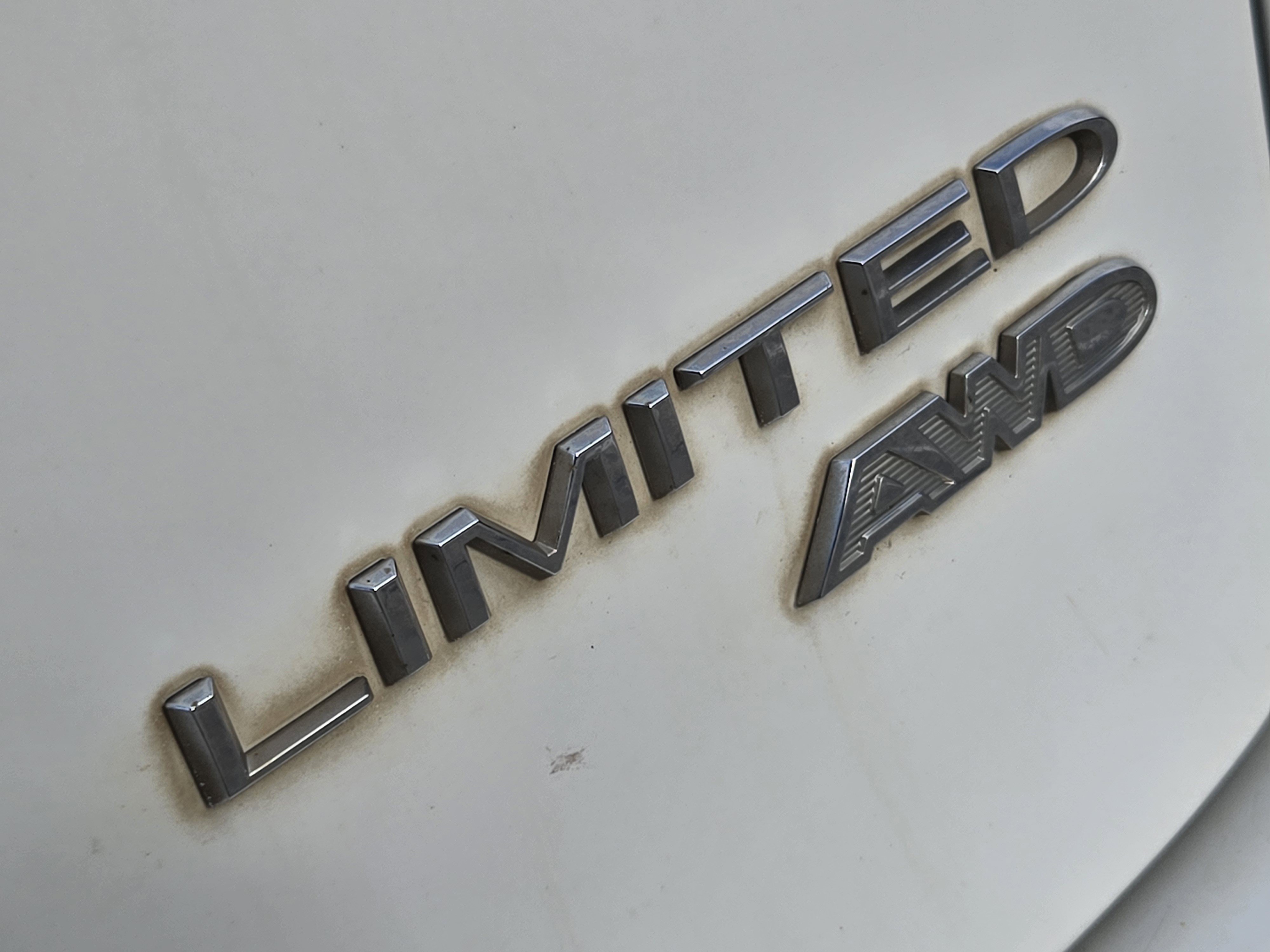 Used 2021 Chrysler Pacifica Limited w/ Premium & Safety Sphere Group AWD/4WD image 32
