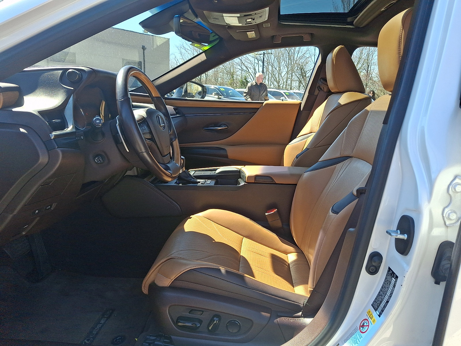 Used 2019 Lexus ES 300h w/ Luxury Package image 13