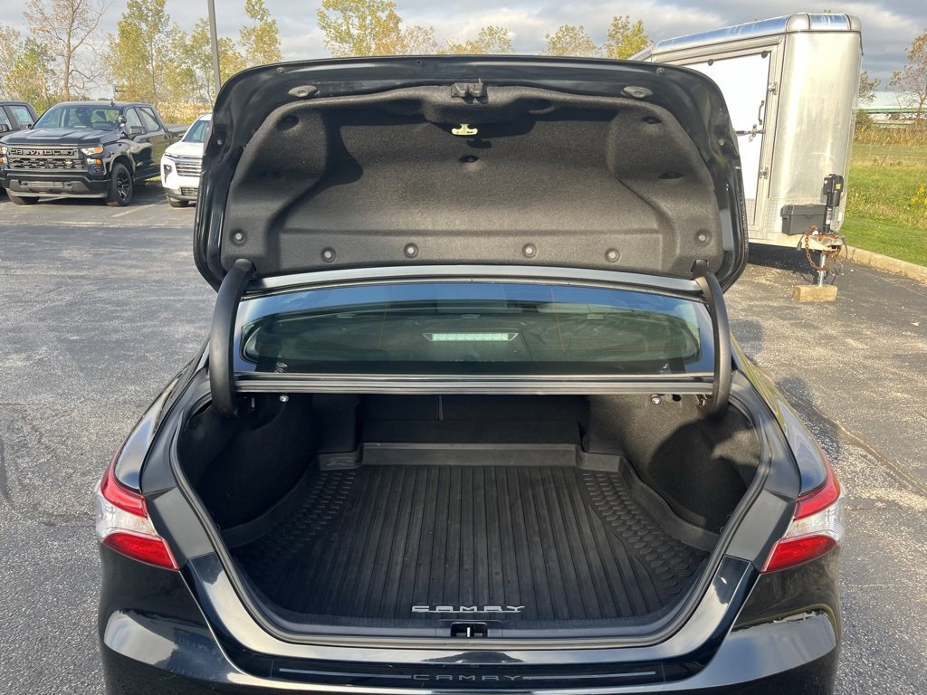 Used 2020 Toyota Camry LE image 28