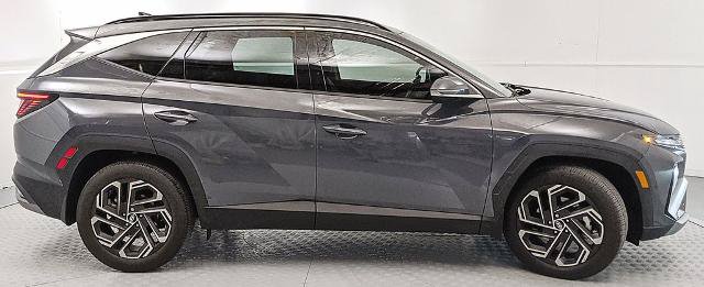 Used 2025 Hyundai Tucson Limited FWD image 2