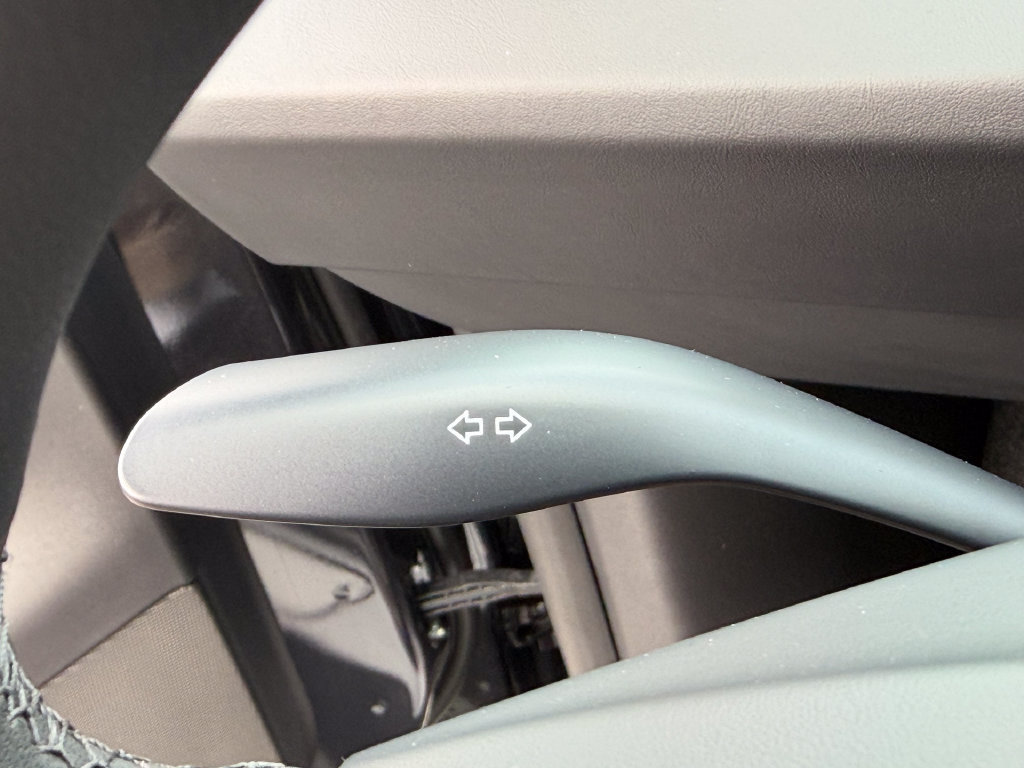 Used 2026 Tesla Model Y Long Range AWD/4WD image 35