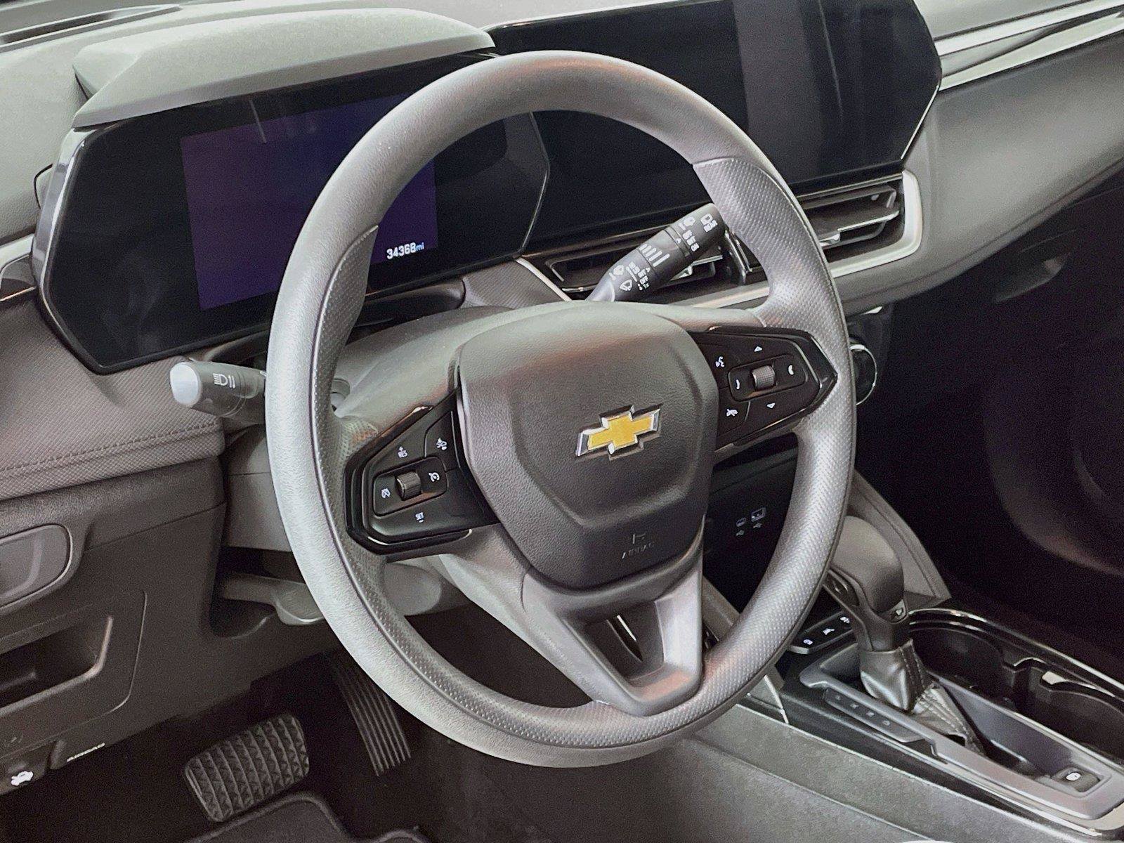 Used 2025 Chevrolet TrailBlazer LT AWD/4WD image 17