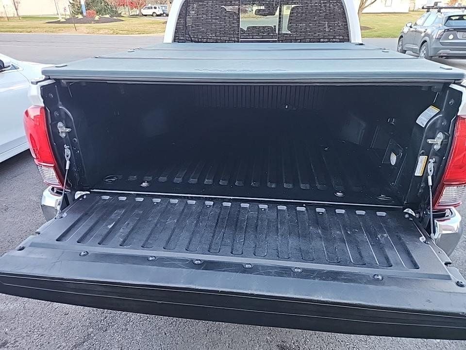 Used 2019 Toyota Tacoma TRD Off-Road image 6