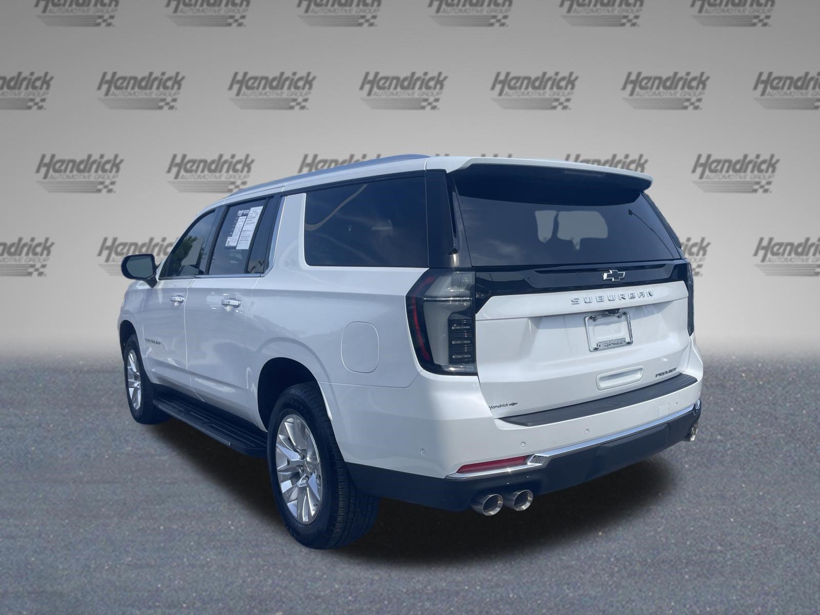 Used 2025 Chevrolet Suburban Premier AWD/4WD image 9