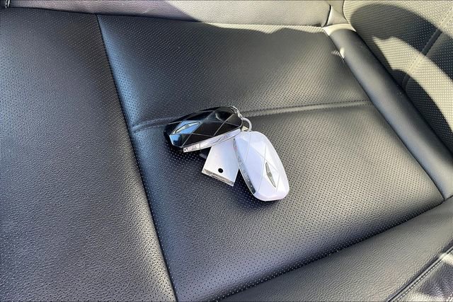 Used 2025 Genesis G70 2.5T image 36