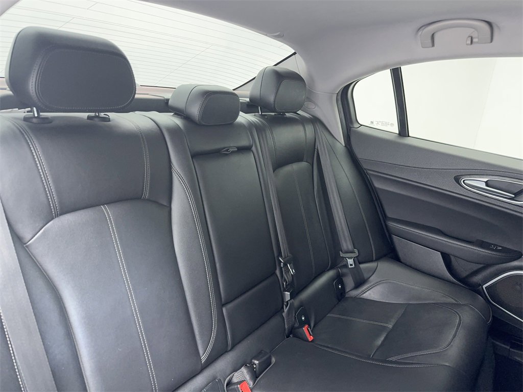 Used 2019 Alfa Romeo Giulia image 46