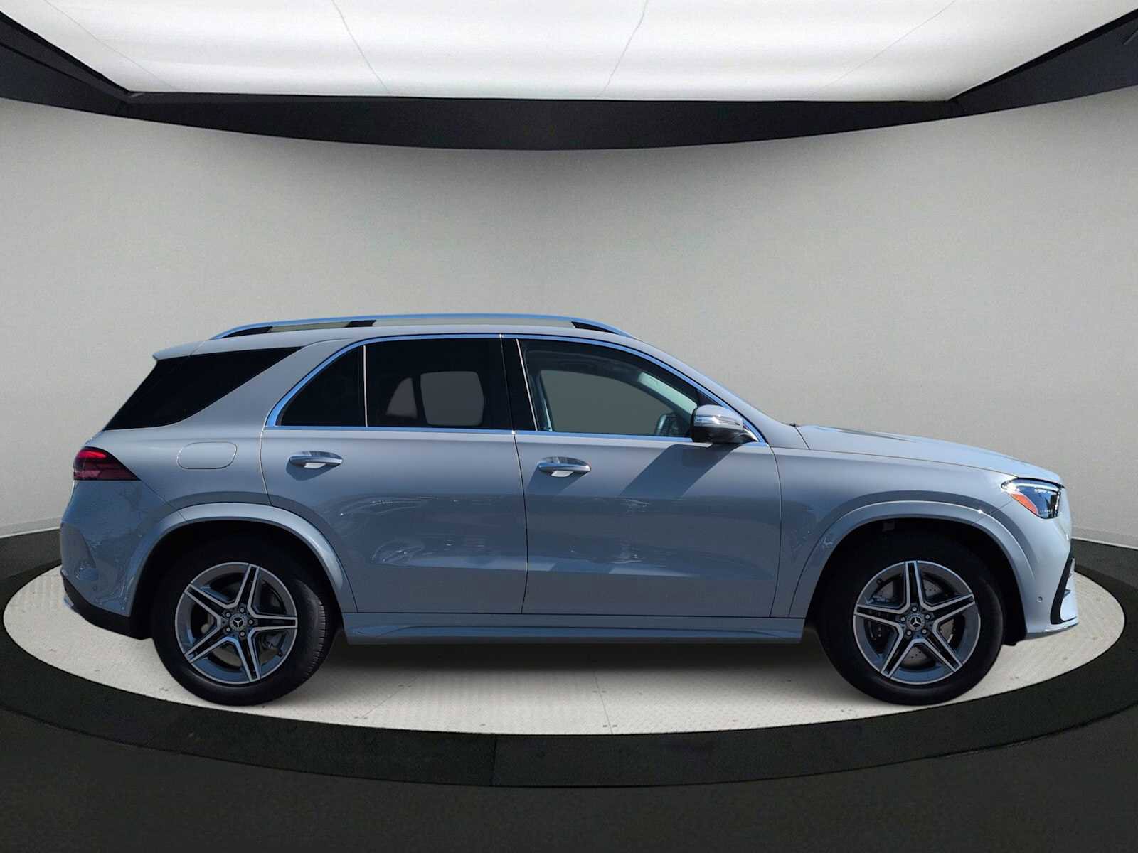 Used 2024 Mercedes-Benz GLE 350 4MATIC image 9