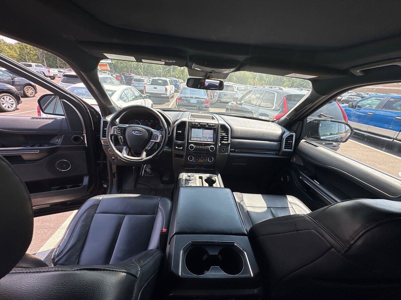 Used 2018 Ford Expedition XLT AWD/4WD image 6