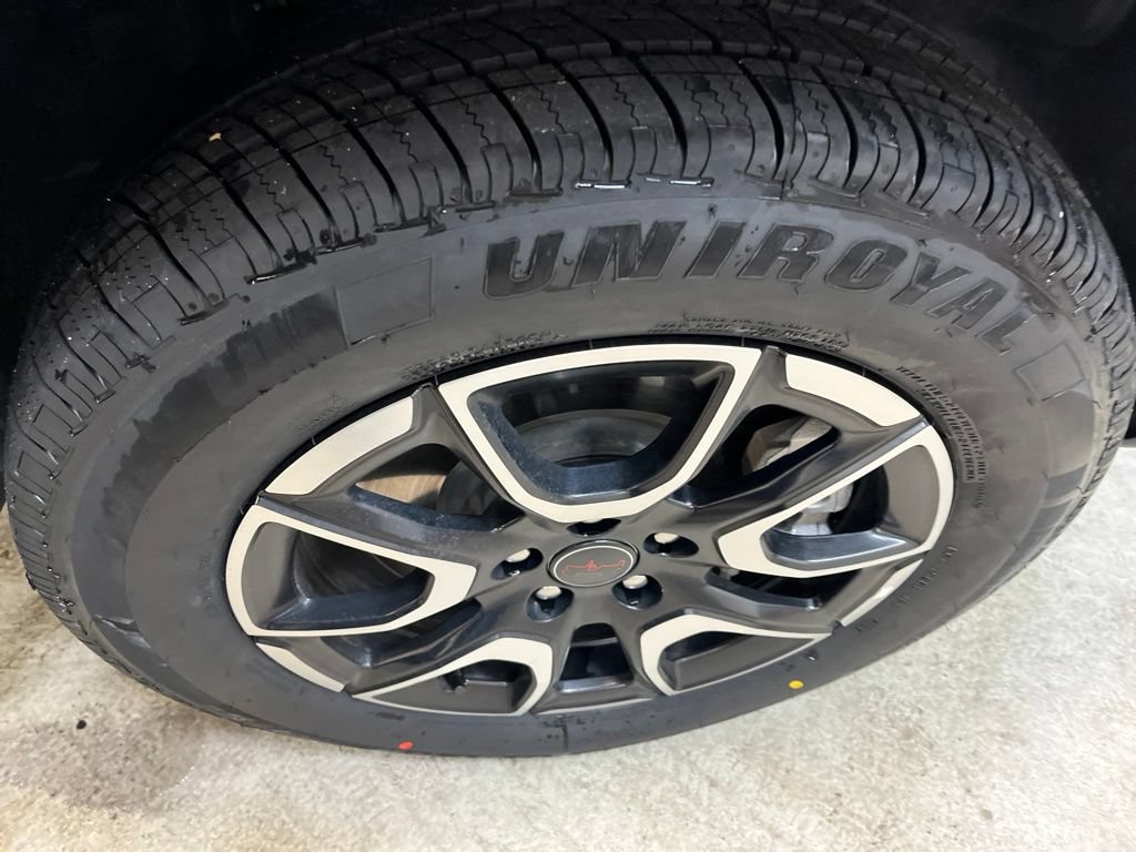 Used 2025 Jeep Compass Trailhawk AWD/4WD image 36