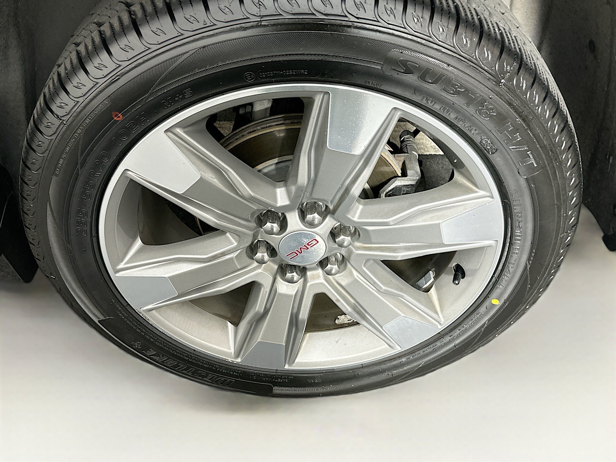 Used 2018 GMC Acadia SLT w/ LPO, Cargo Package FWD image 11