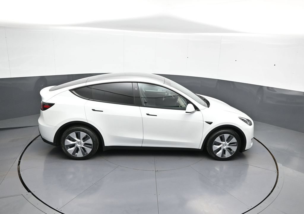 Used 2024 Tesla Model Y Long Range AWD/4WD image 37