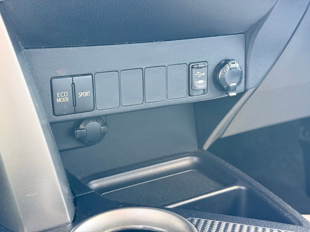Used 2014 Toyota RAV4 XLE FWD image 20