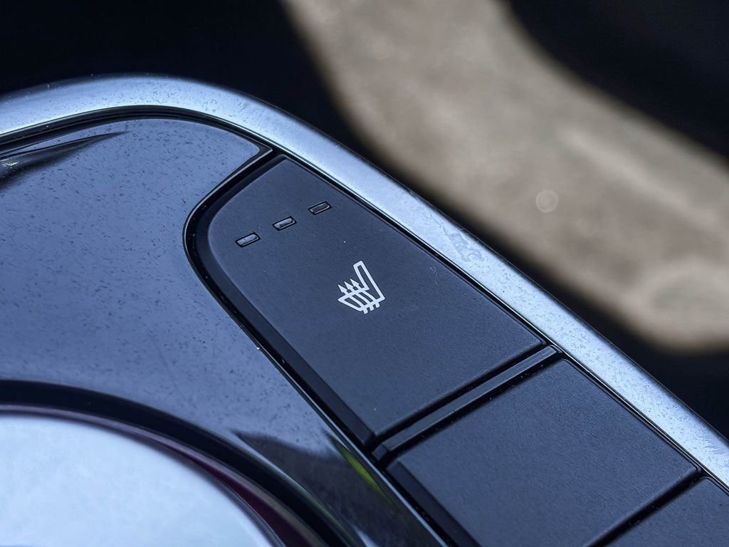 Used 2022 Kia Niro EX image 35