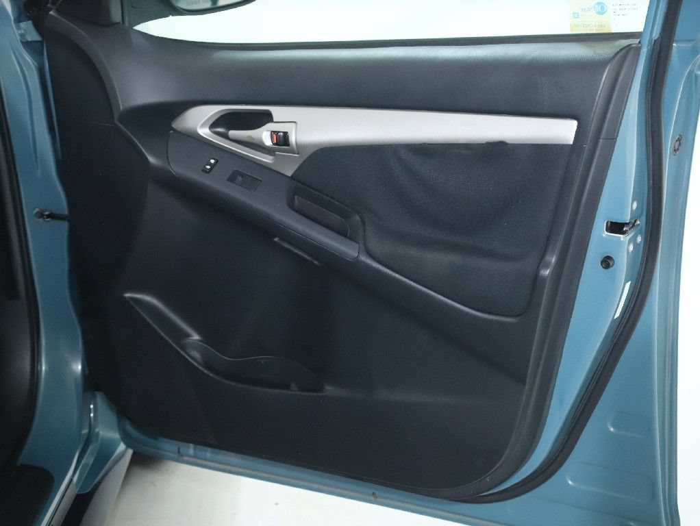Used 2009 Pontiac Vibe w/ Preferred Package FWD image 27