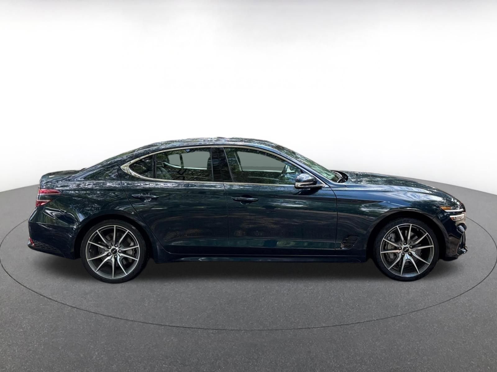 Used 2025 Genesis G70 2.5T AWD/4WD image 8
